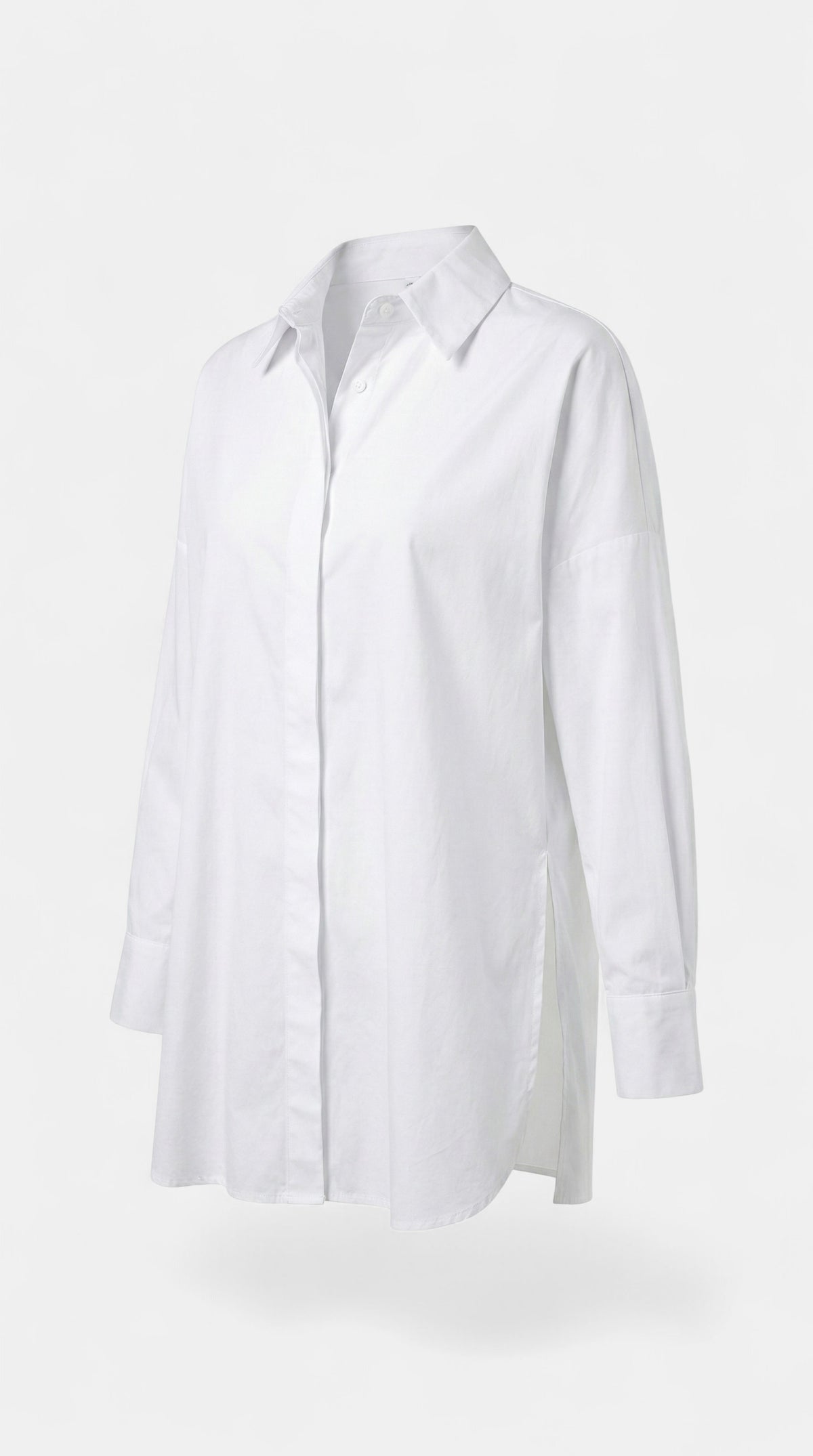 Camisa blanca con solapa y apertura