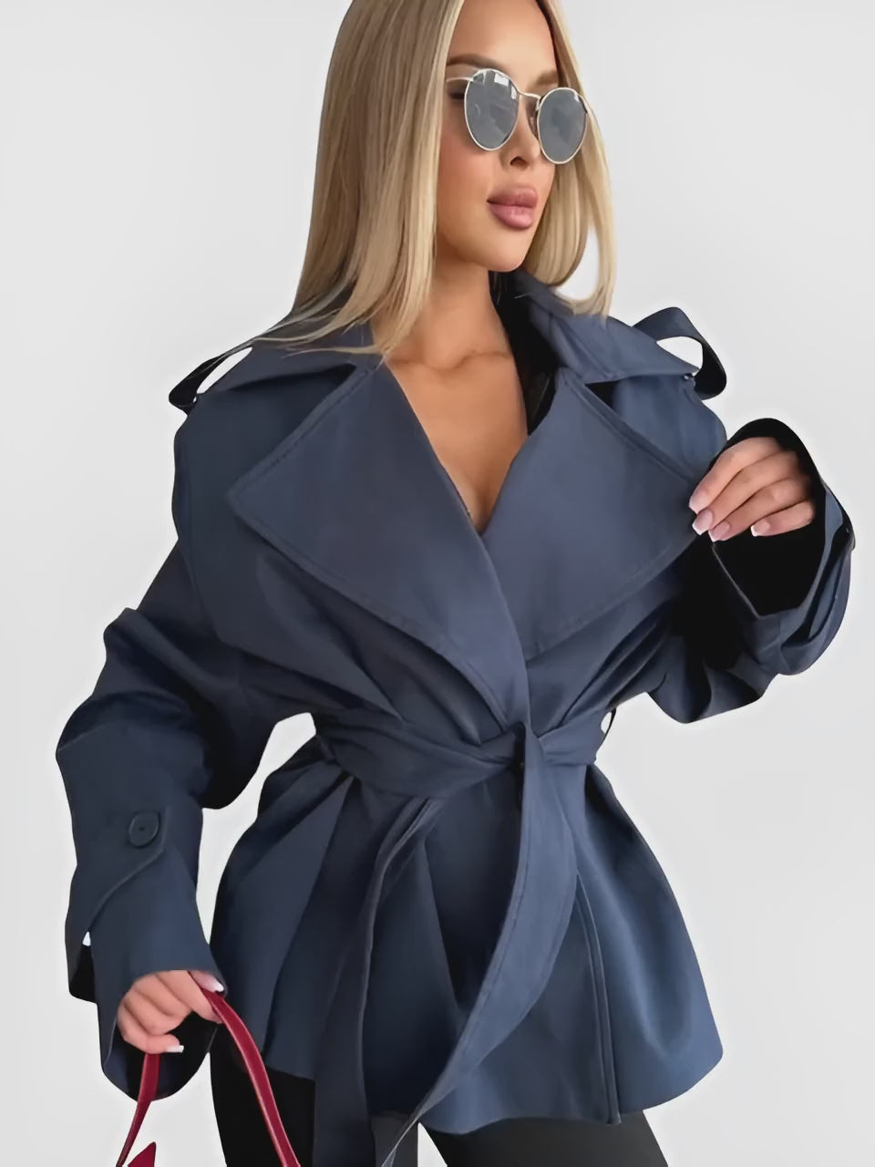 Cortavientos con cordones.